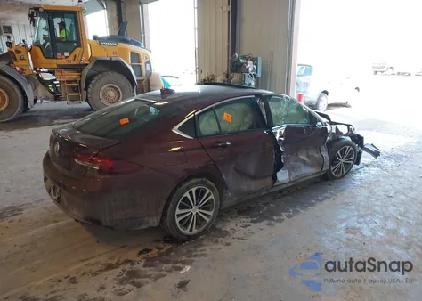 2018 Buick Regal Sportback Essence из США, поврежденный, VIN W04GR6SX6J1060940